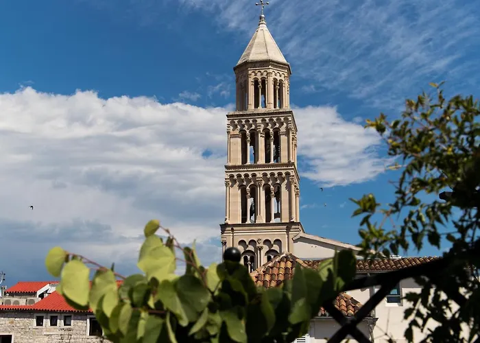 Slavija Culture Heritage Готель