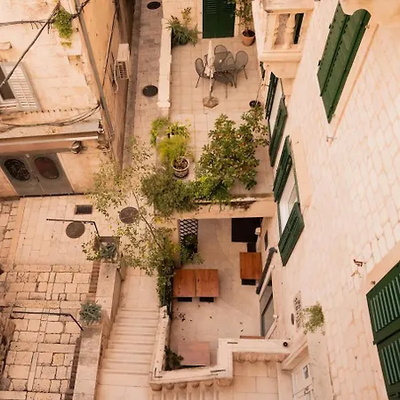 Slavija Culture Heritage 4* Σπλιτ