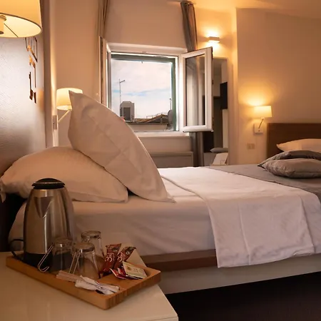 Slavija Hotel 4*